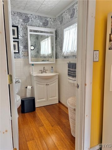 10 Maple Street, Auburn, NY 13021