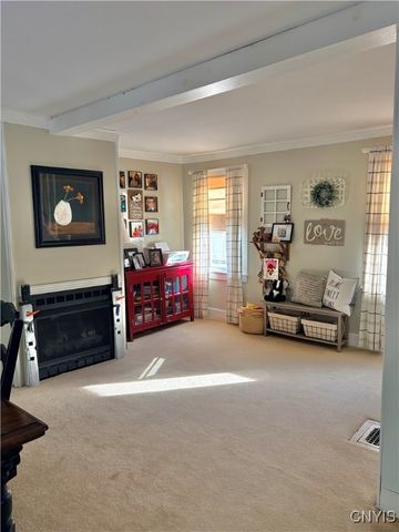 10 Maple Street, Auburn, NY 13021