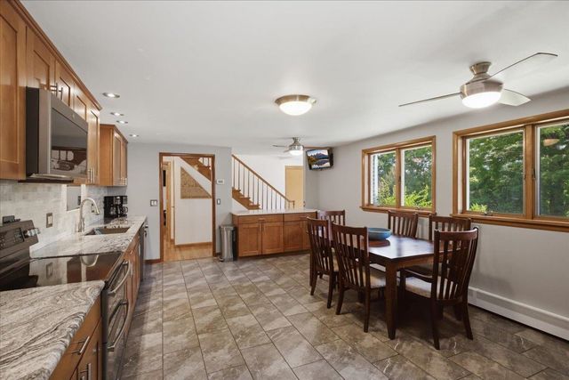 811 Middle Pownal Road, Bennington, VT 05201