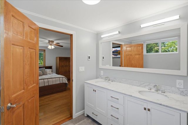 811 Middle Pownal Road, Bennington, VT 05201