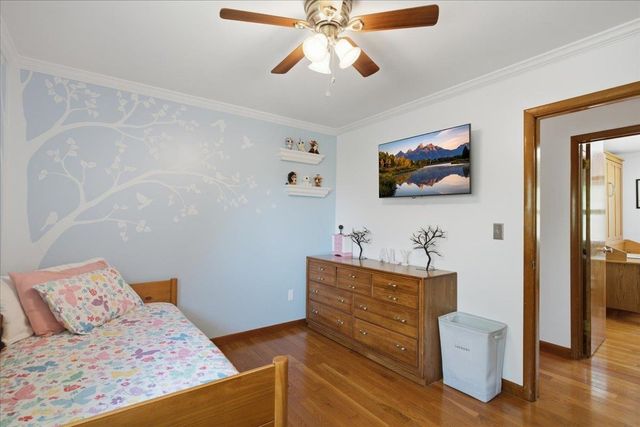811 Middle Pownal Road, Bennington, VT 05201