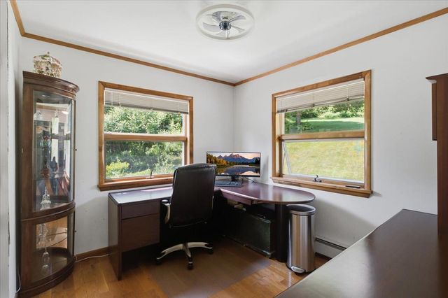 811 Middle Pownal Road, Bennington, VT 05201