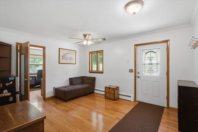 811 Middle Pownal Road, Bennington, VT 05201
