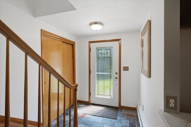 811 Middle Pownal Road, Bennington, VT 05201