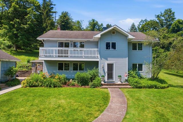 811 Middle Pownal Road, Bennington, VT 05201