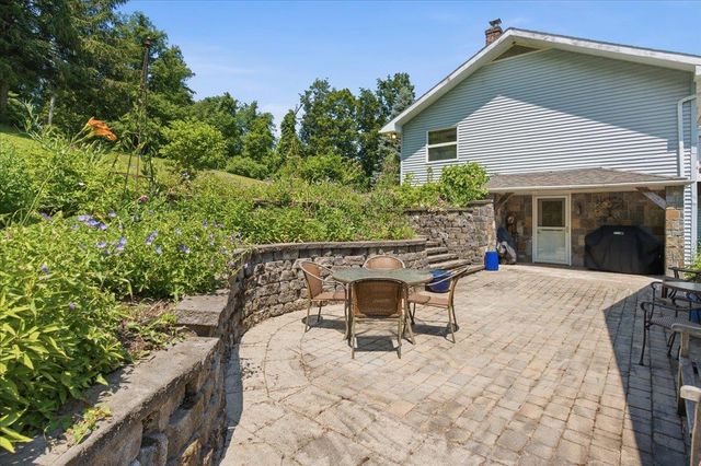 811 Middle Pownal Road, Bennington, VT 05201