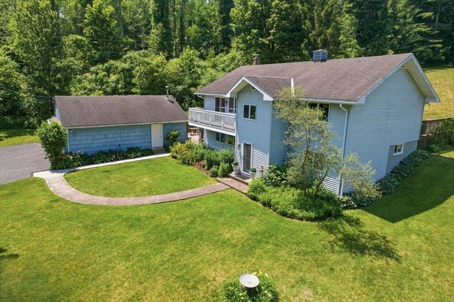 811 Middle Pownal Road, Bennington, VT 05201
