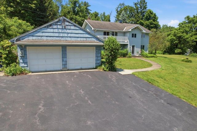 811 Middle Pownal Road, Bennington, VT 05201