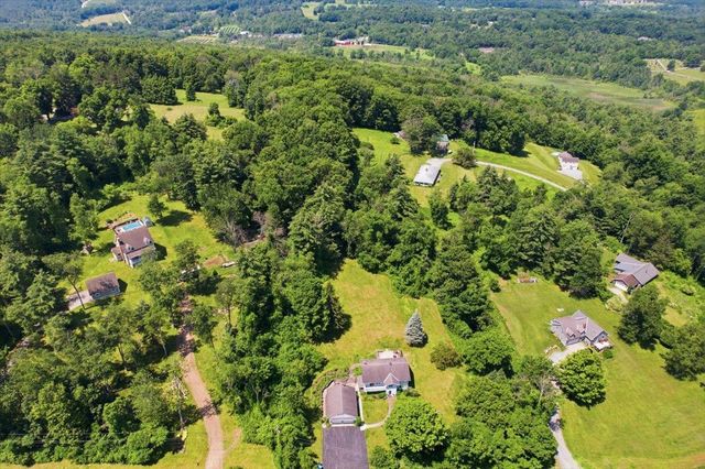 811 Middle Pownal Road, Bennington, VT 05201