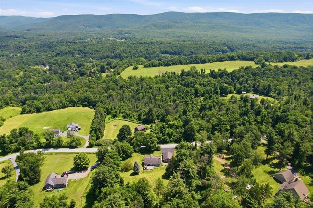 811 Middle Pownal Road, Bennington, VT 05201