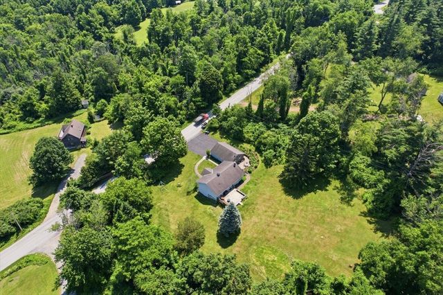 811 Middle Pownal Road, Bennington, VT 05201