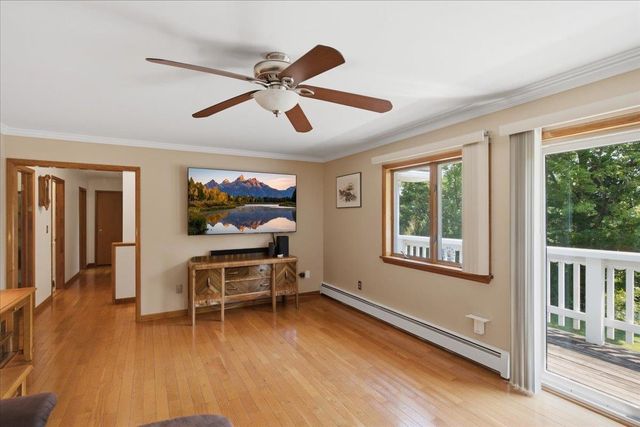 811 Middle Pownal Road, Bennington, VT 05201