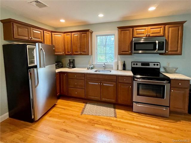 32 Old Chester Road, Goshen, NY 10924