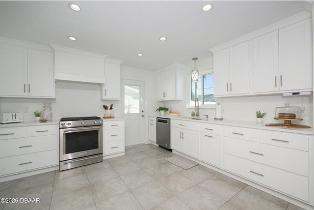 342 Emory Drive, Daytona Beach, FL 32118