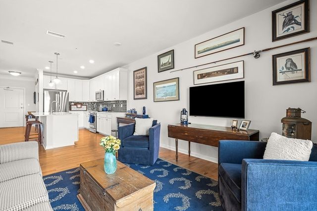 2 Stratton Dr 307, Woburn, MA 01801