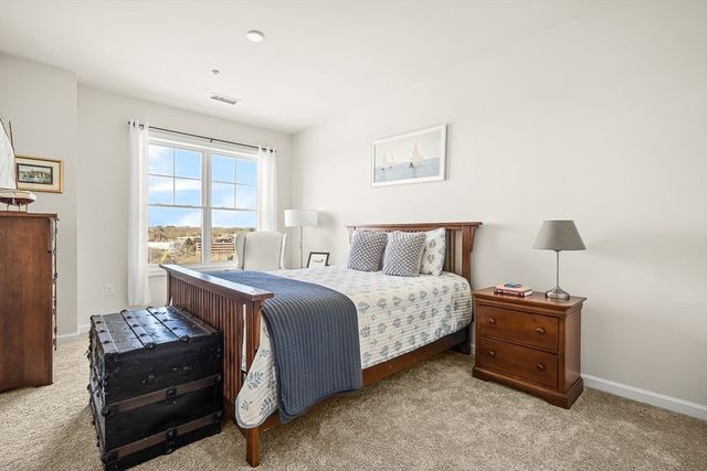 2 Stratton Dr 307, Woburn, MA 01801