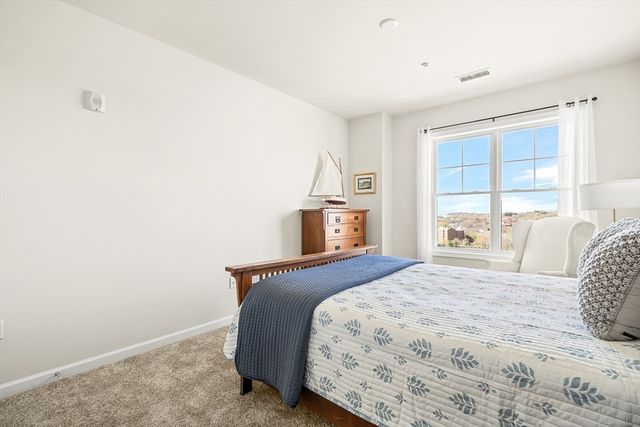2 Stratton Dr 307, Woburn, MA 01801
