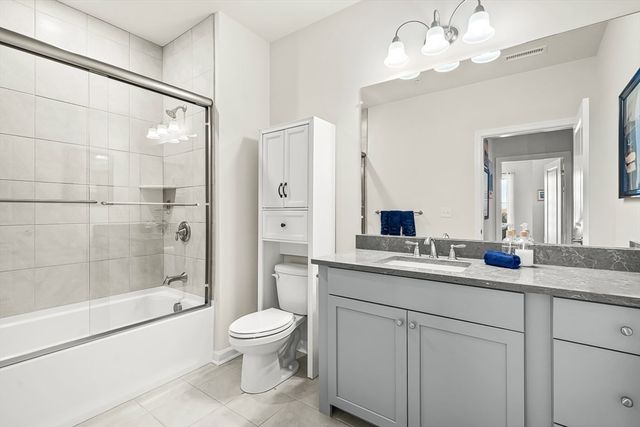 2 Stratton Dr 307, Woburn, MA 01801