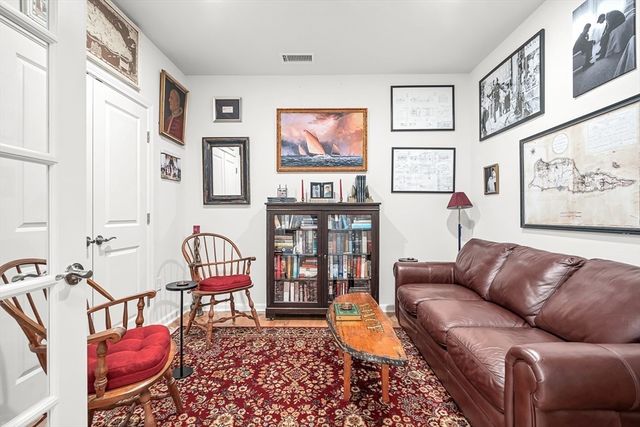 2 Stratton Dr 307, Woburn, MA 01801