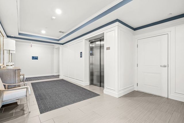 2 Stratton Dr 307, Woburn, MA 01801