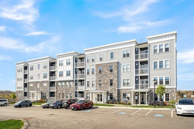 2 Stratton Dr 307, Woburn, MA 01801