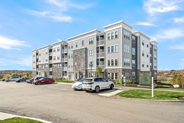 2 Stratton Dr 307, Woburn, MA 01801