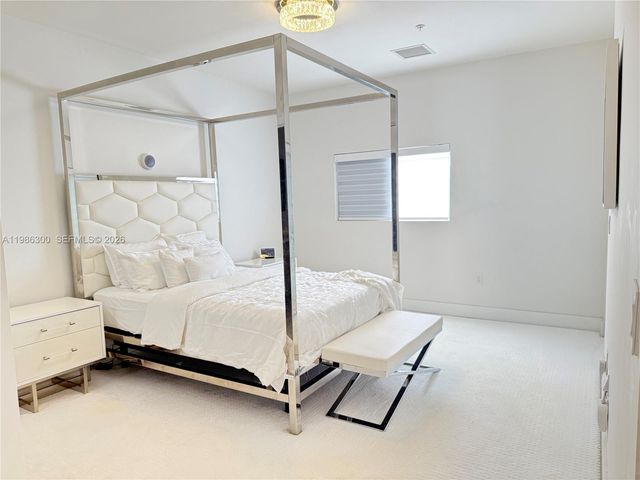 4393 NW 9th St, Plantation, FL 33317