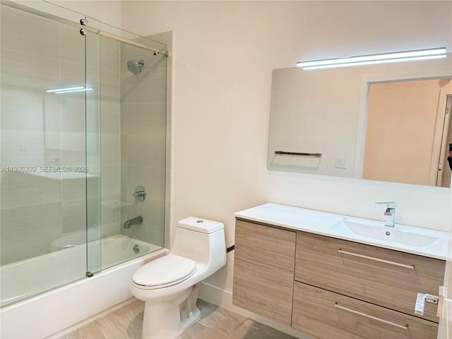 4393 NW 9th St, Plantation, FL 33317