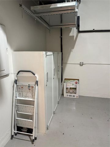 4393 NW 9th St, Plantation, FL 33317