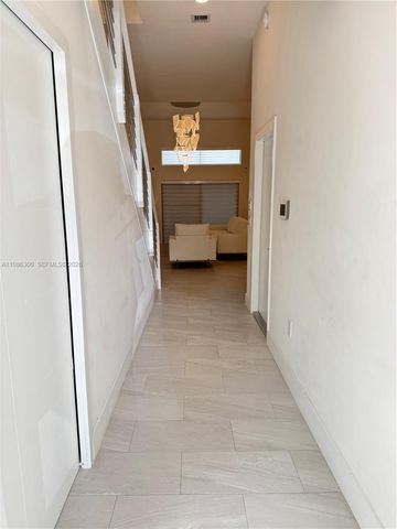 4393 NW 9th St, Plantation, FL 33317