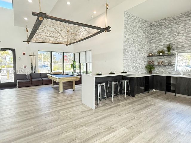 4393 NW 9th St, Plantation, FL 33317