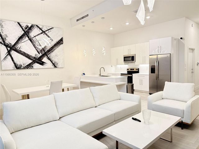 4393 NW 9th St, Plantation, FL 33317