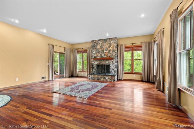 30761 Glenmuer Street, Farmington Hills, MI 48334