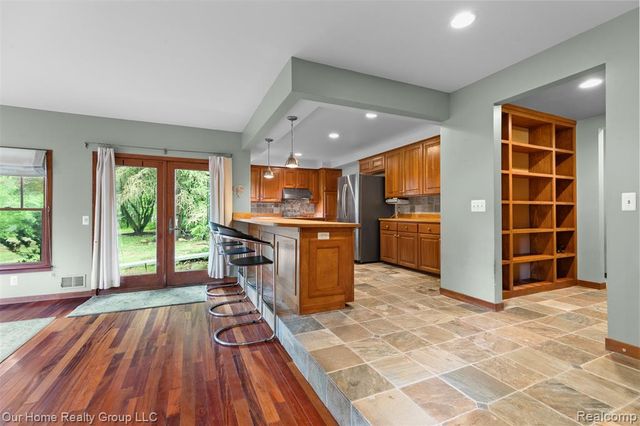 30761 Glenmuer Street, Farmington Hills, MI 48334
