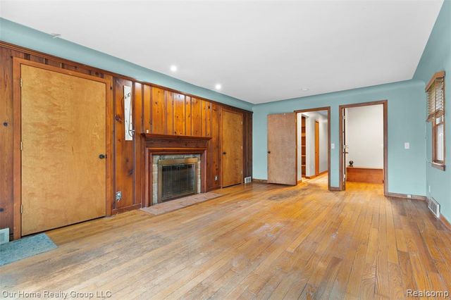 30761 Glenmuer Street, Farmington Hills, MI 48334