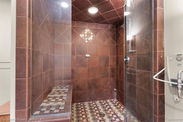30761 Glenmuer Street, Farmington Hills, MI 48334