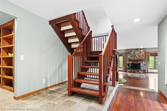 30761 Glenmuer Street, Farmington Hills, MI 48334