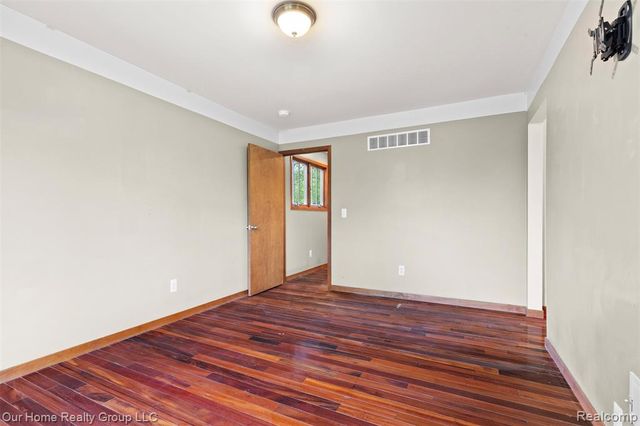 30761 Glenmuer Street, Farmington Hills, MI 48334