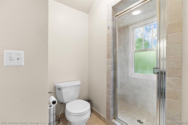 30761 Glenmuer Street, Farmington Hills, MI 48334