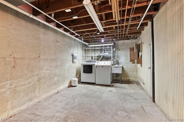 30761 Glenmuer Street, Farmington Hills, MI 48334
