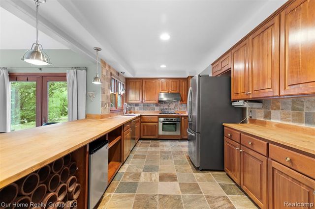 30761 Glenmuer Street, Farmington Hills, MI 48334