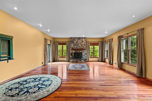 30761 Glenmuer Street, Farmington Hills, MI 48334