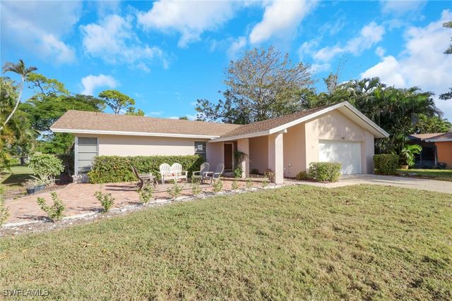 687 Cypress WAY E, Naples, FL 34110