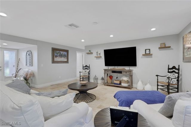 687 Cypress WAY E, Naples, FL 34110