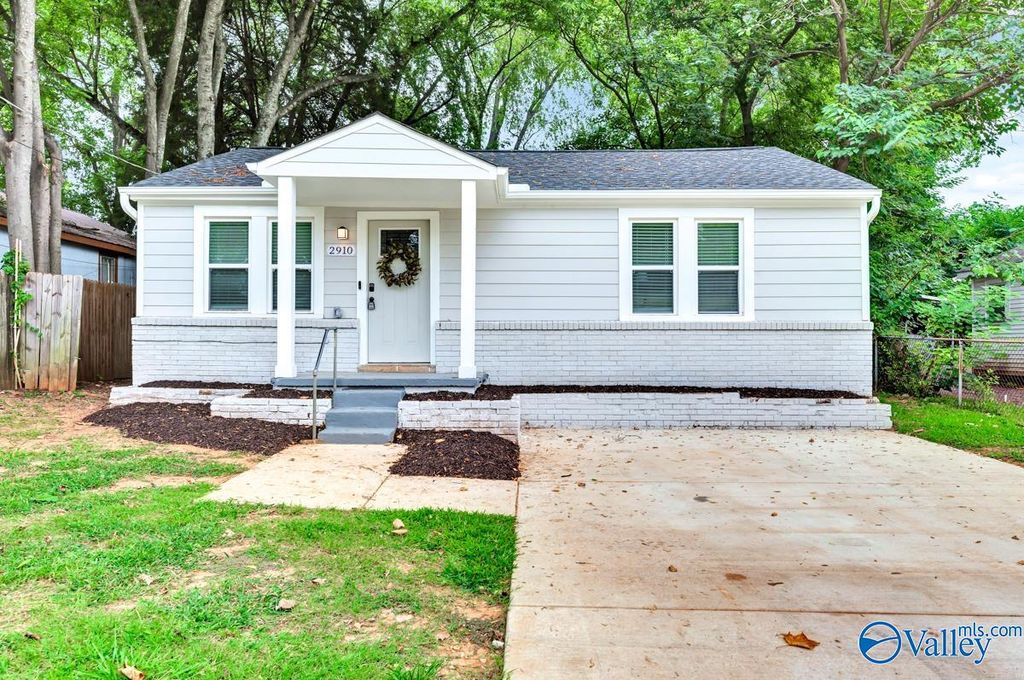 2910 NW Wilson Drive NW, Huntsville, AL 35816