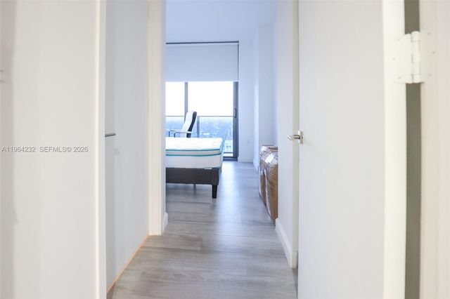 55 SW 9th St 3906, Miami, FL 33130