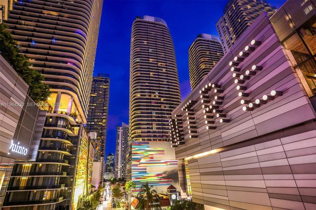 55 SW 9th St 3906, Miami, FL 33130