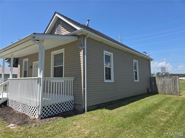 617 N 2nd Street, Dupo, IL 62239