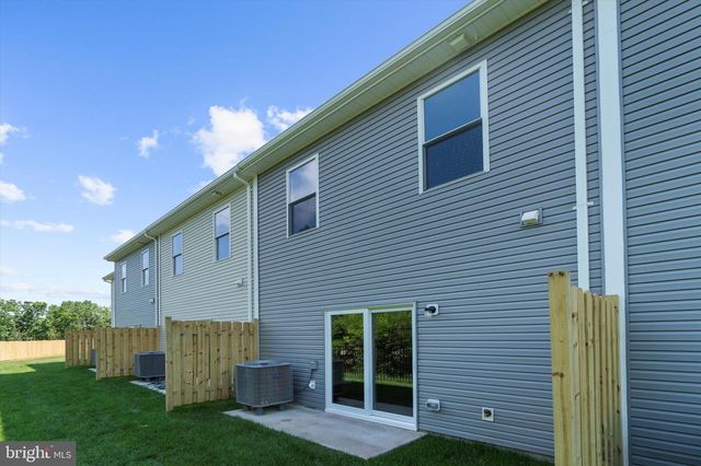 8133 BARTHOLOMEW CT, Baltimore, MD 21206