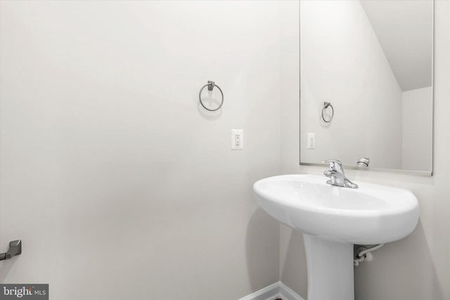 8133 BARTHOLOMEW CT, Baltimore, MD 21206